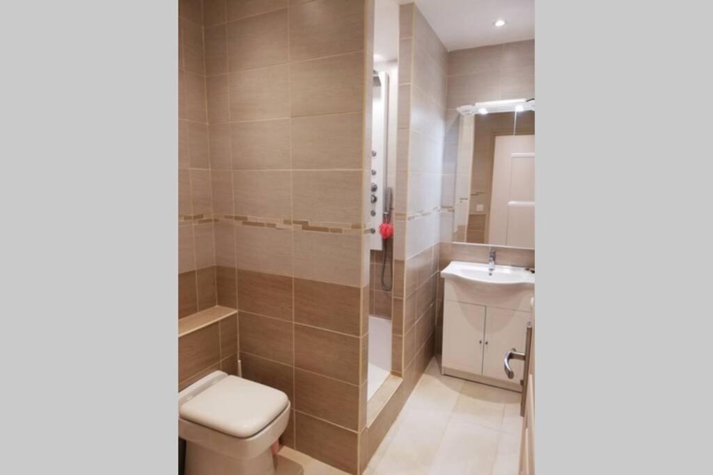 Appartement T2 Rez De Villa Proche Bord De Mer لو براديت المظهر الخارجي الصورة