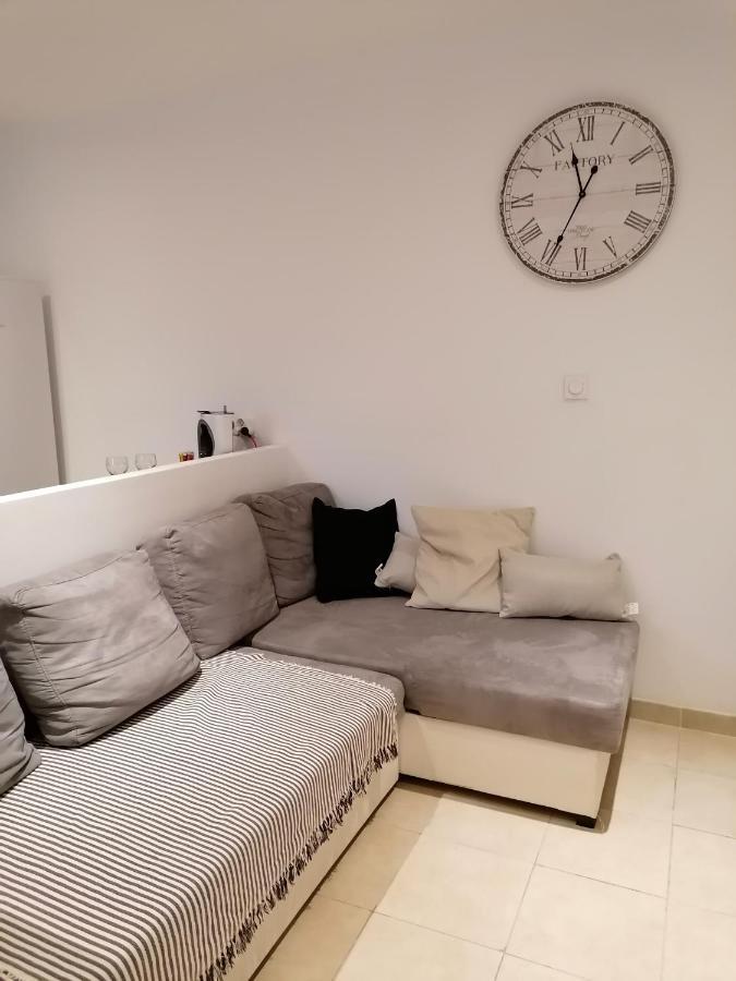 Appartement T2 Rez De Villa Proche Bord De Mer لو براديت المظهر الخارجي الصورة